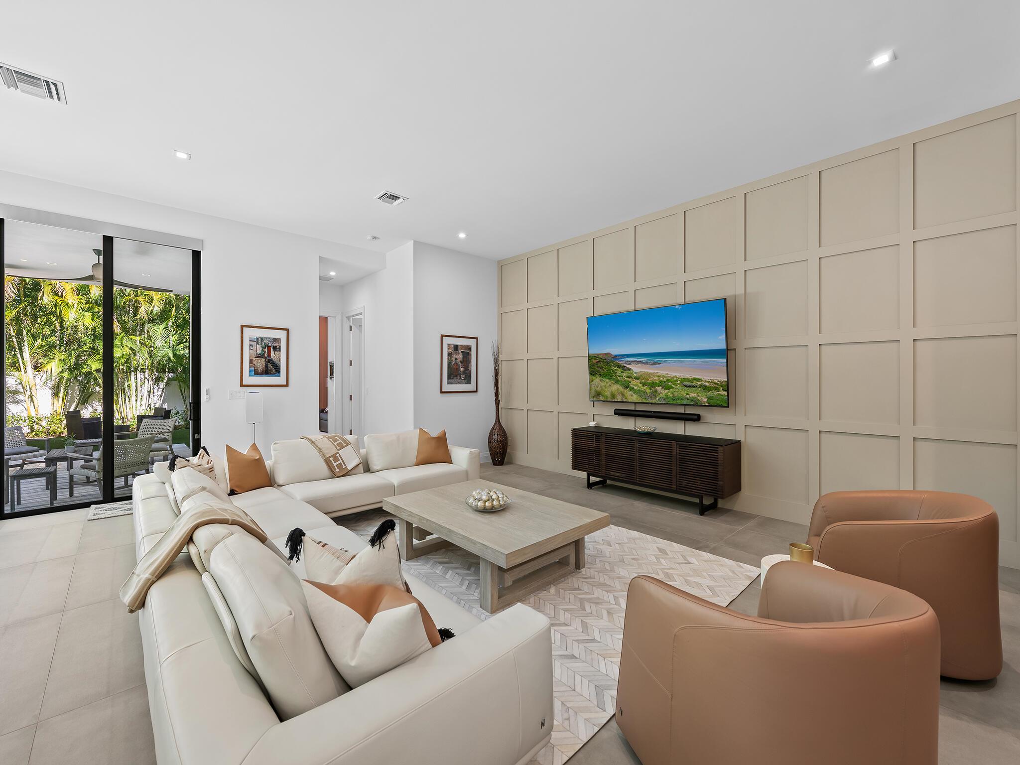 KENMONT FIRST ADD - Residential