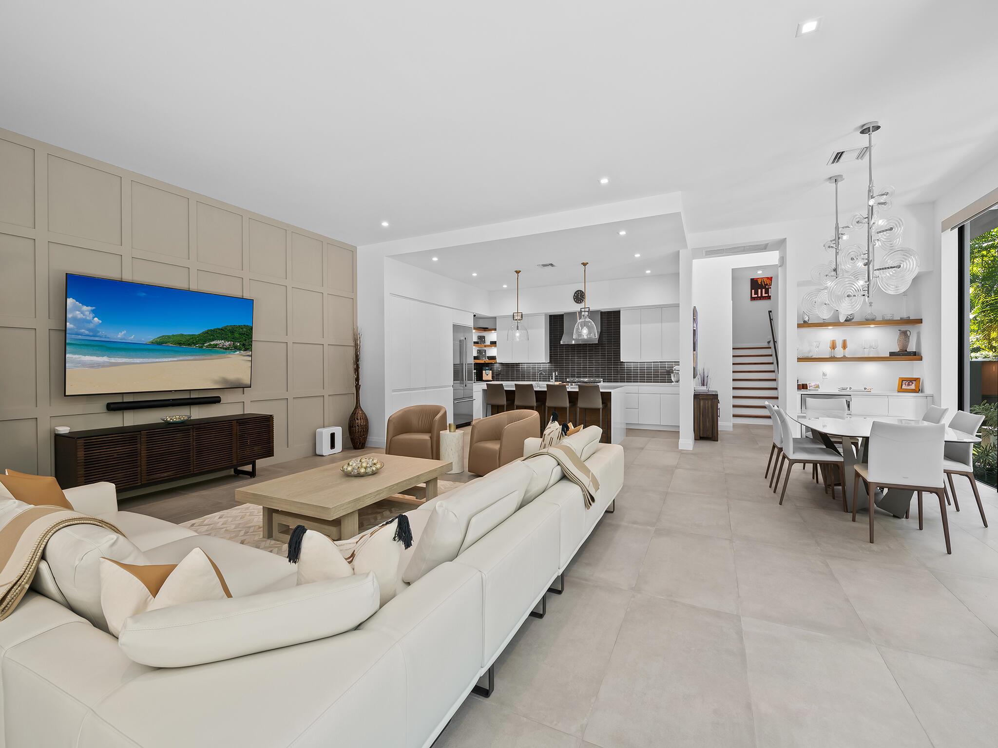 KENMONT FIRST ADD - Residential