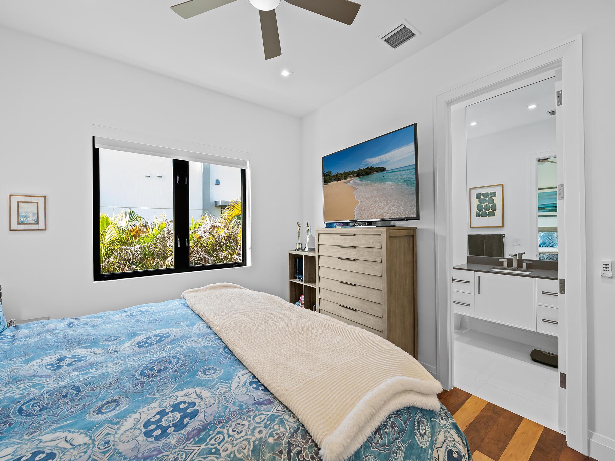 KENMONT FIRST ADD - Residential