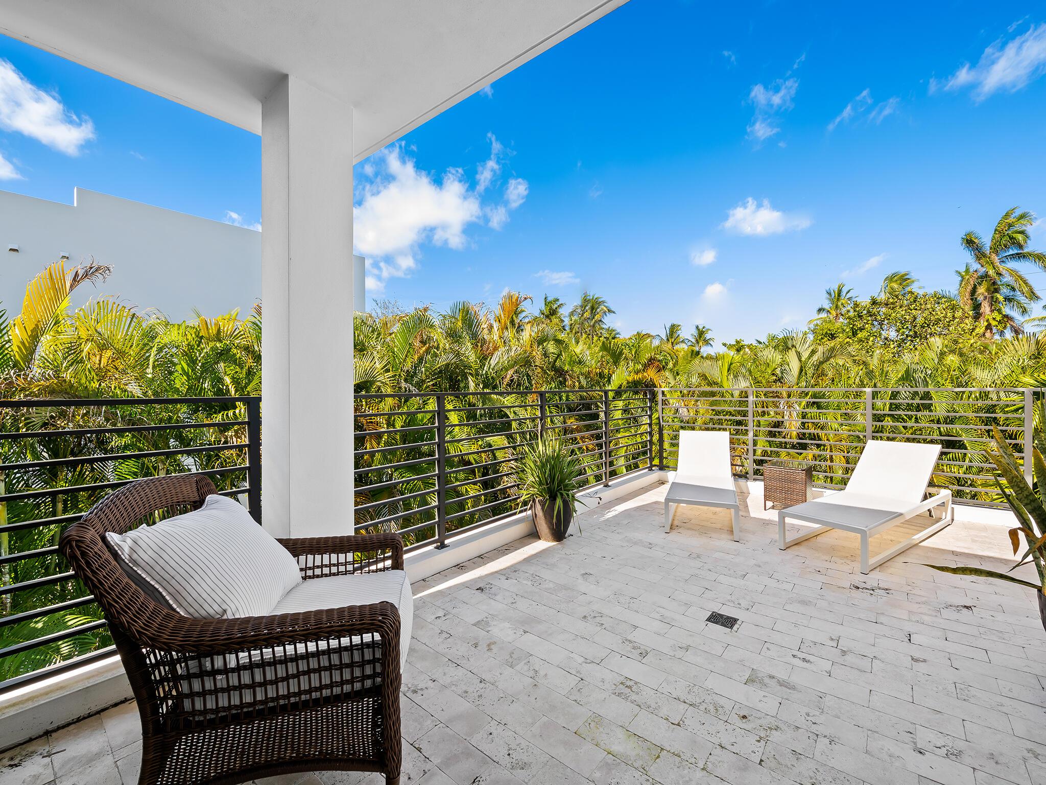 KENMONT FIRST ADD - Residential