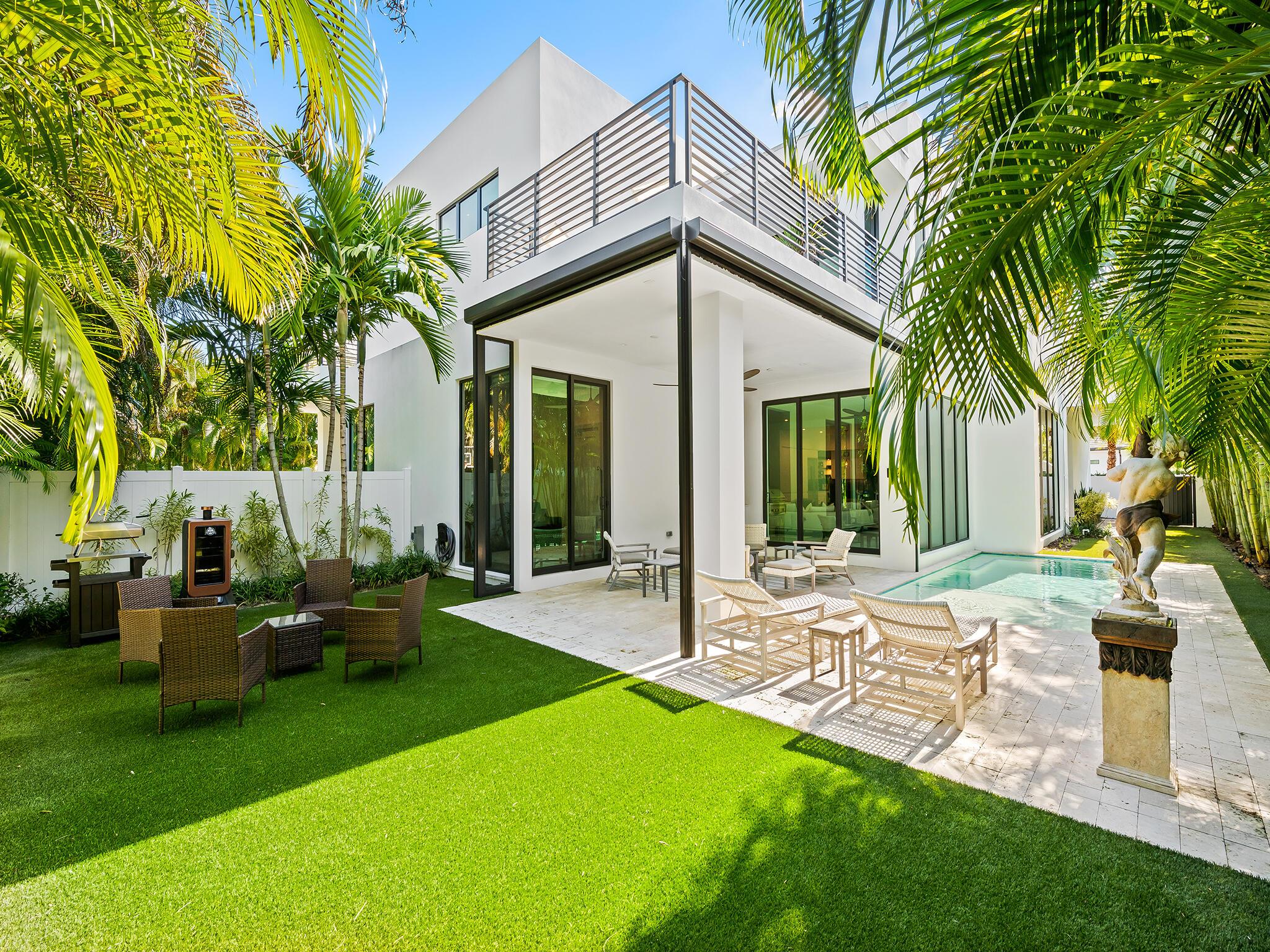 KENMONT FIRST ADD - Residential