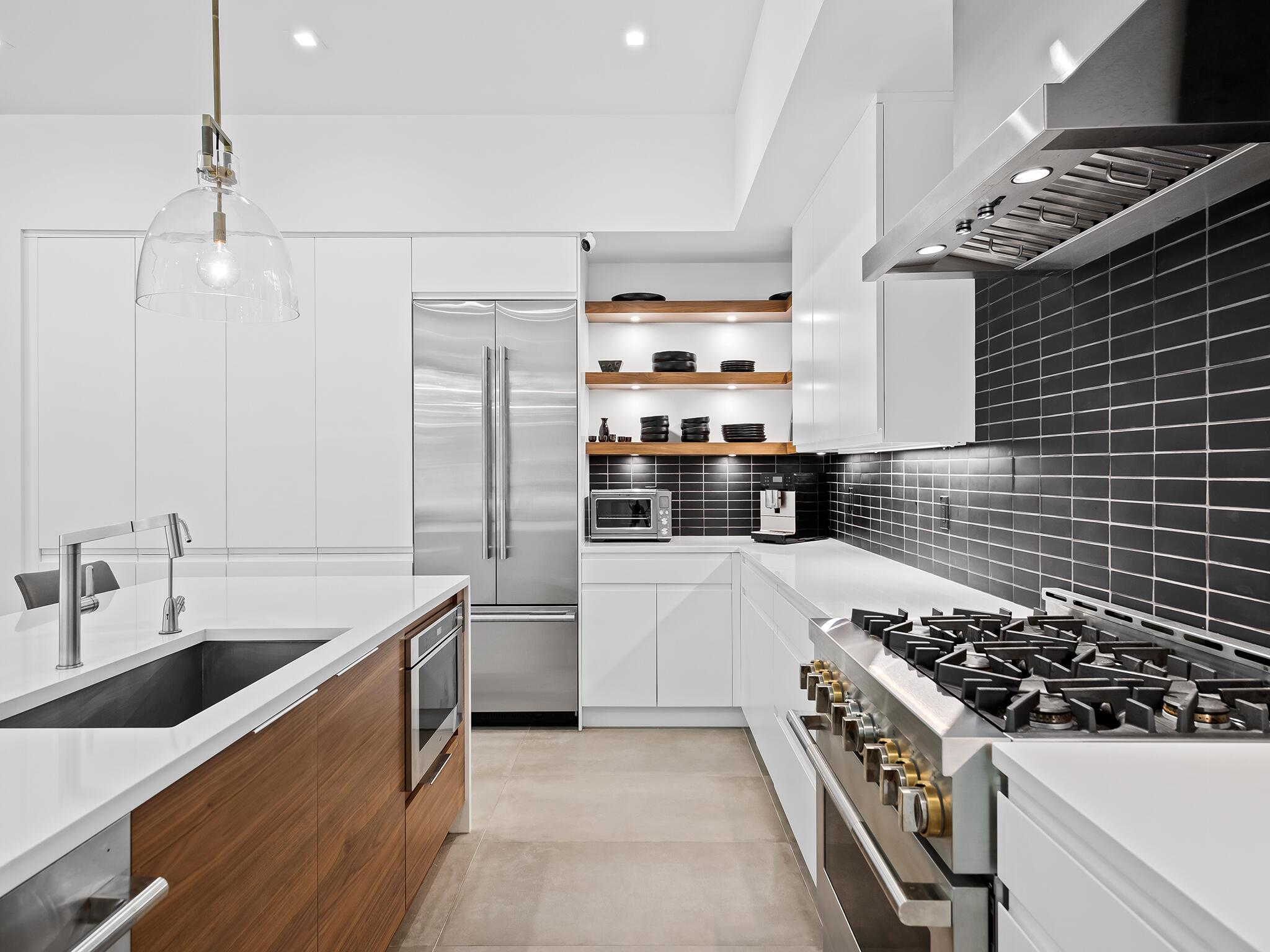 KENMONT FIRST ADD - Residential