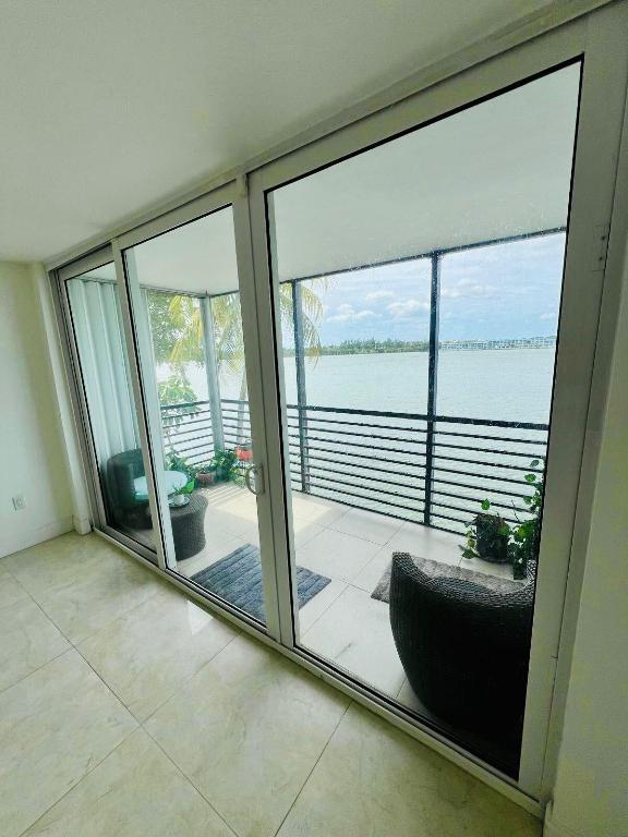 1175 NE Miami Gardens Drive 301