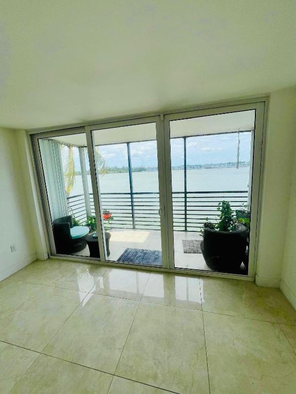 1175 NE Miami Gardens Drive 301