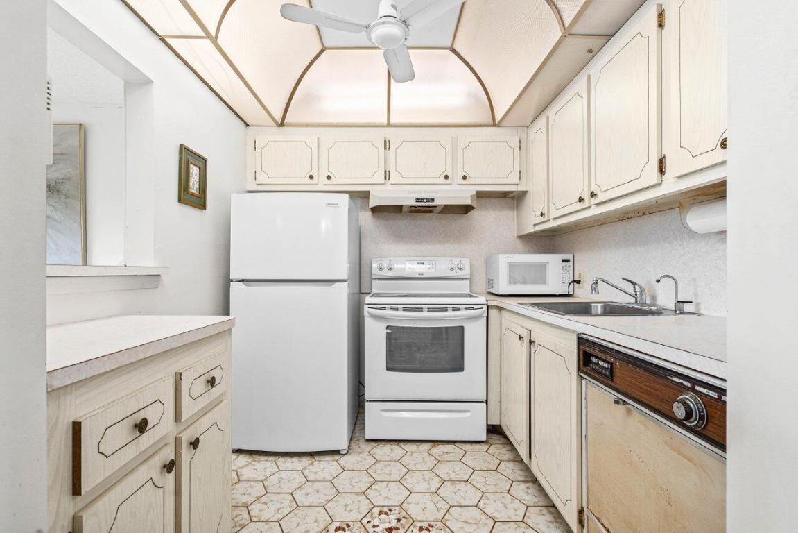 BRIGHTON AT CENTURY VILLAGE CONDO - Residential