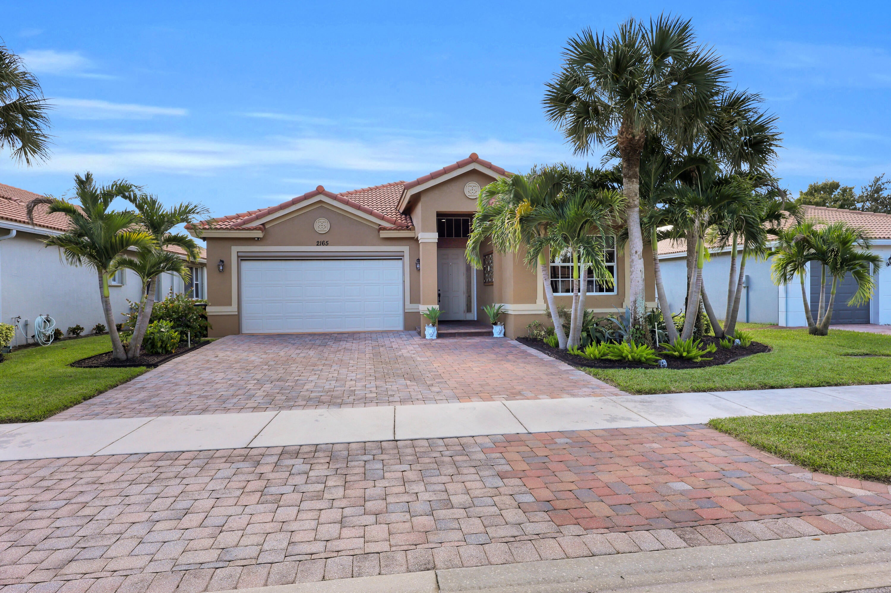 2165 Newport Isles Boulevard