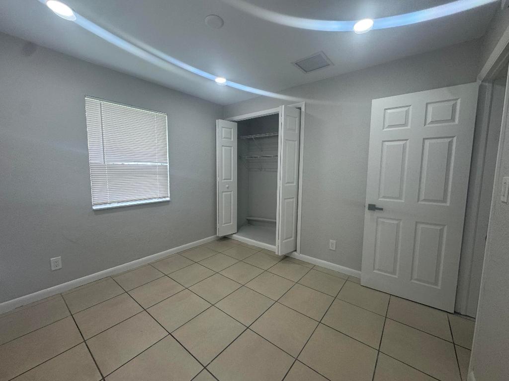 HILLSIDE PARK - Residential Lease