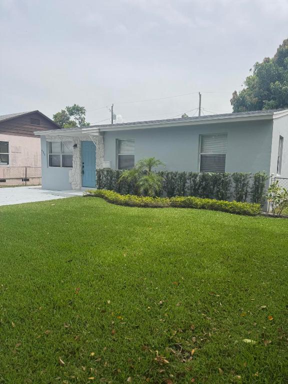 HILLSIDE PARK - Residential Lease