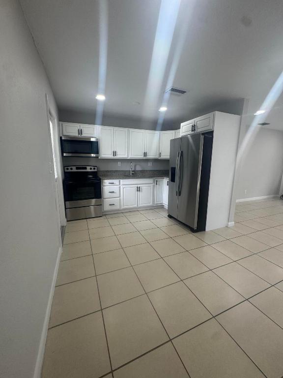 HILLSIDE PARK - Residential Lease