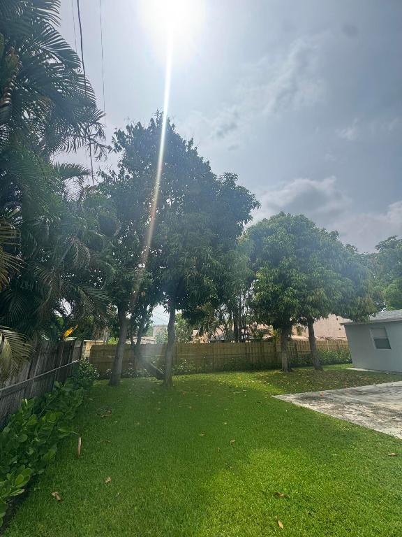 HILLSIDE PARK - Residential Lease