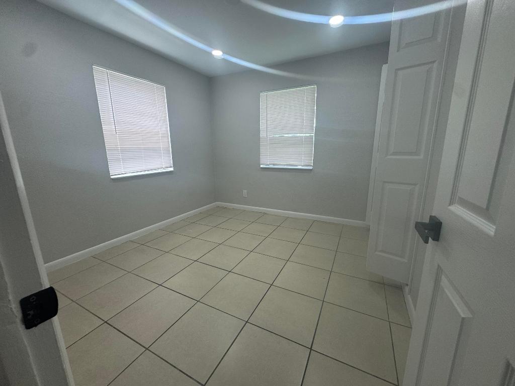 HILLSIDE PARK - Residential Lease