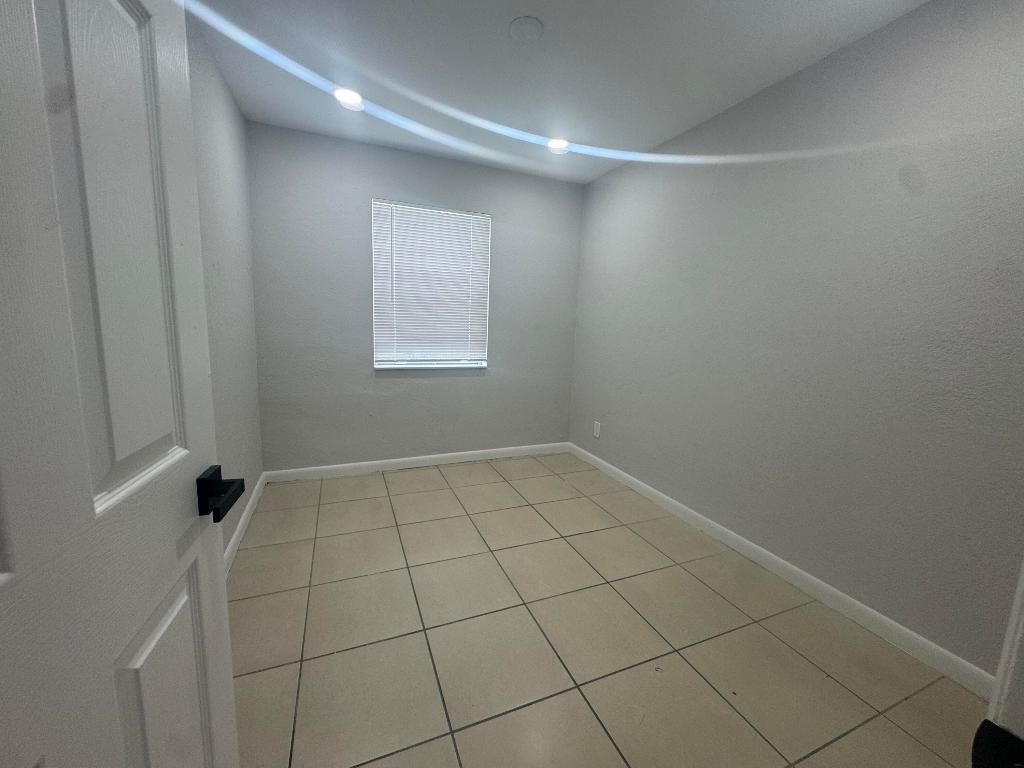 HILLSIDE PARK - Residential Lease