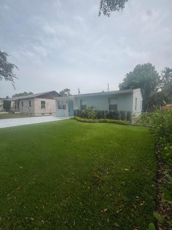 HILLSIDE PARK - Residential Lease