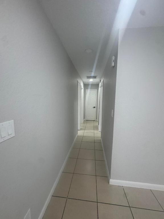 HILLSIDE PARK - Residential Lease