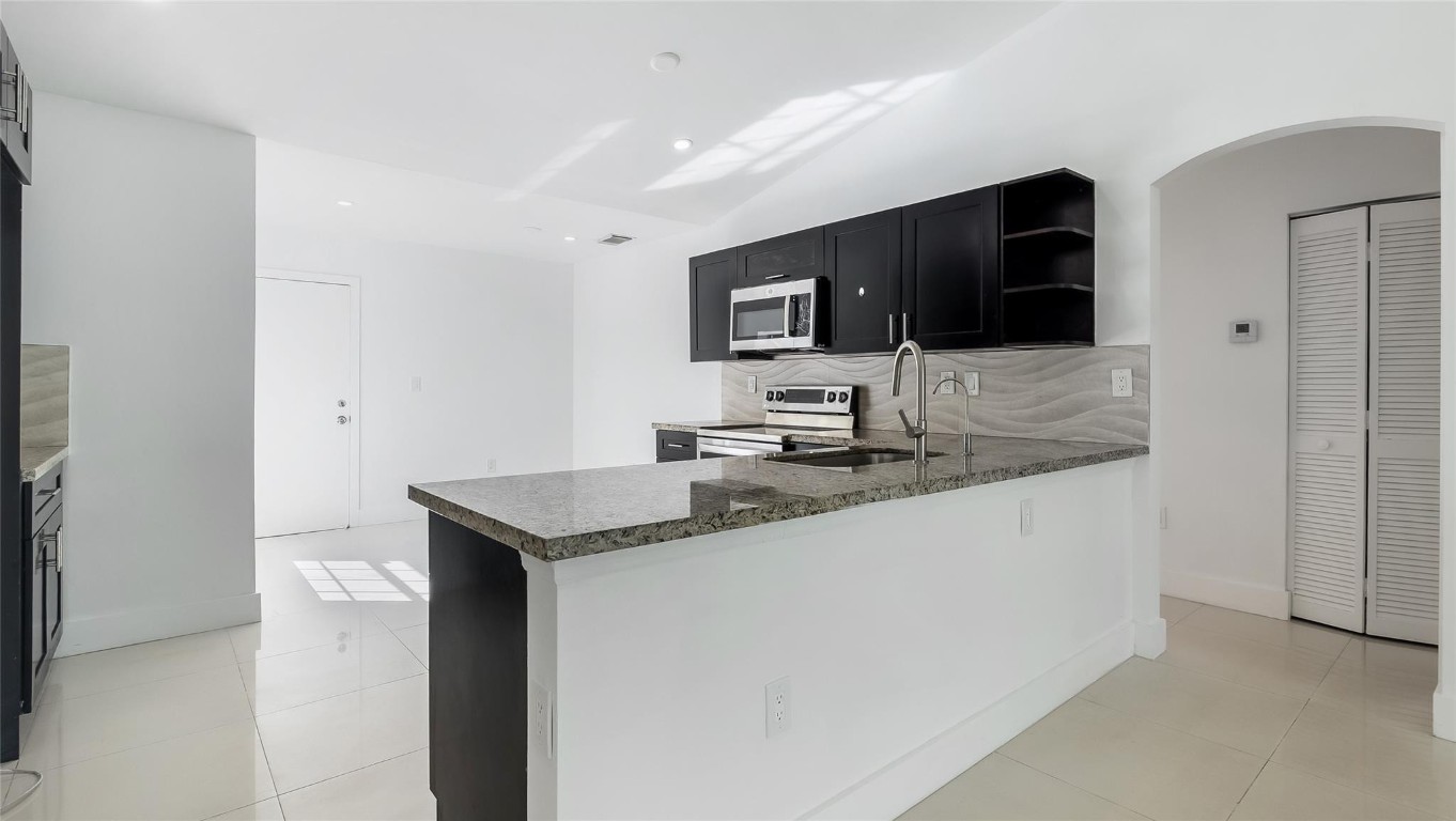 Flamingo Estates 150-6 B - Residential