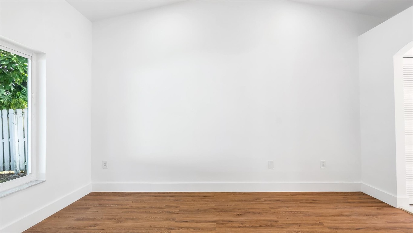 Flamingo Estates 150-6 B - Residential