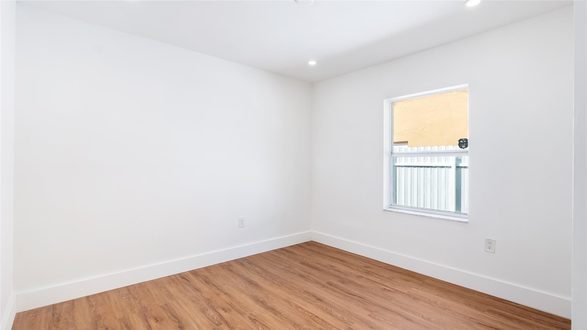Flamingo Estates 150-6 B - Residential