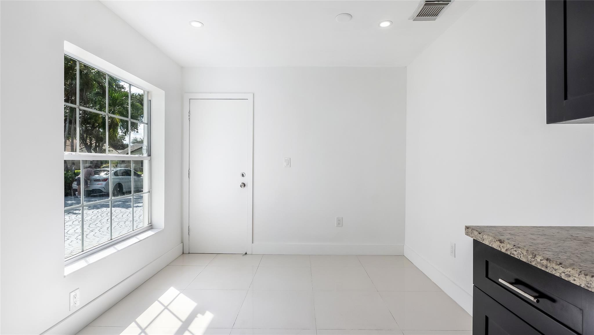 Flamingo Estates 150-6 B - Residential