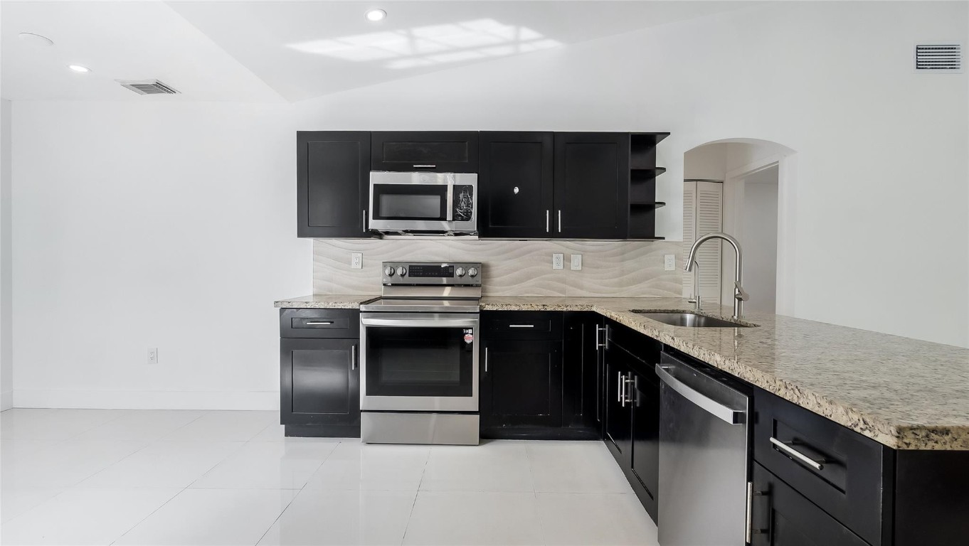 Flamingo Estates 150-6 B - Residential