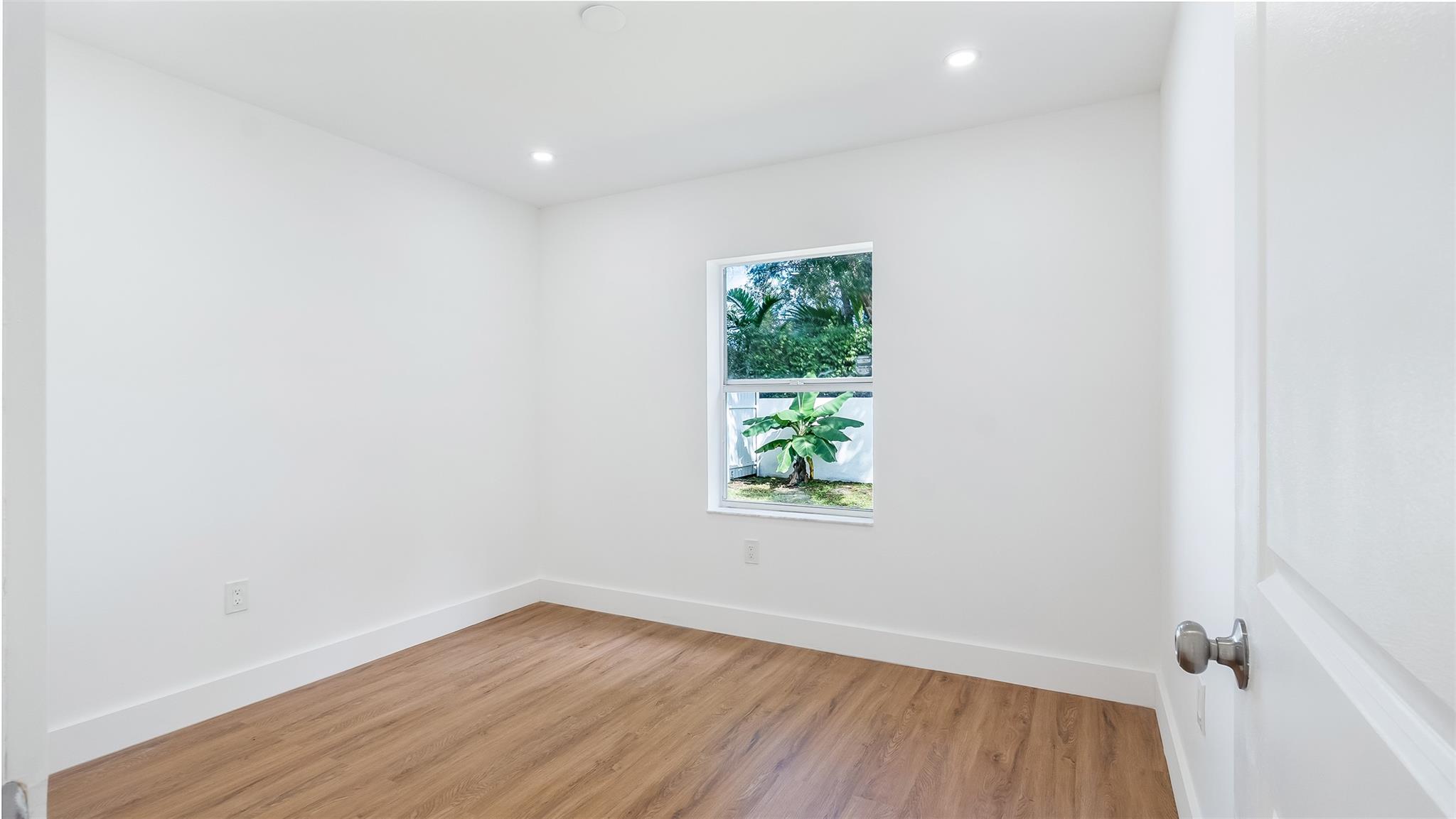 Flamingo Estates 150-6 B - Residential