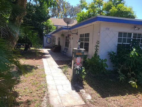 898 NE 39th St Oakland Park FL 33334
