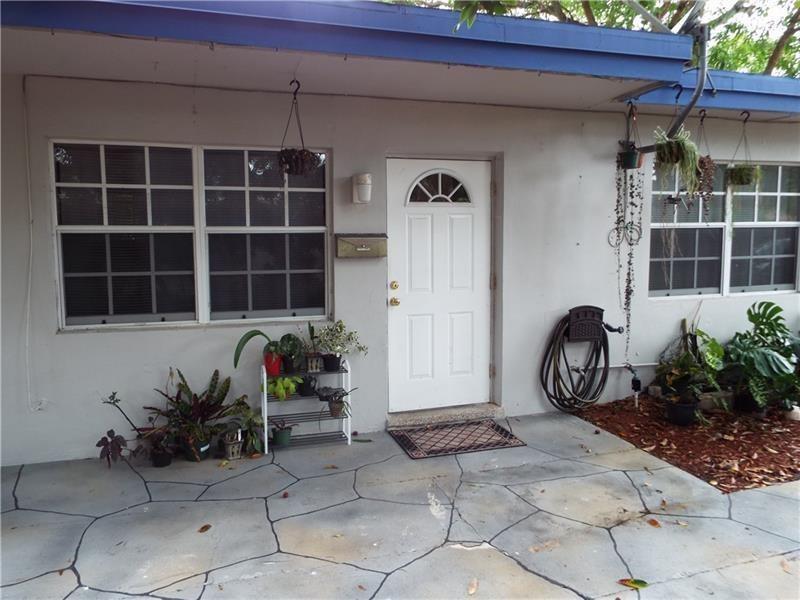 898 NE 39th St
