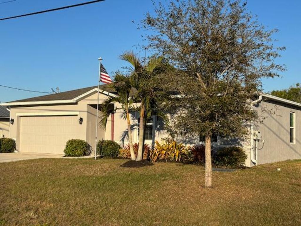 Photo of 1733 SW Cremona Street, Port Saint Lucie, FL 34953 (MLS # R11161593)