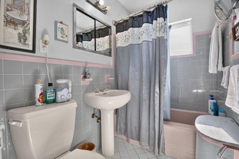 Tiny photo for 4760 NE 5th Avenue, Oakland Park, FL 33334 (MLS # B26046622)