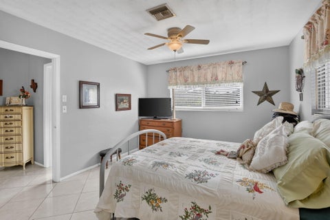 Tiny photo for 4760 NE 5th Avenue, Oakland Park, FL 33334 (MLS # B26046622)