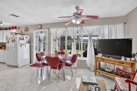 Tiny photo for 4760 NE 5th Avenue, Oakland Park, FL 33334 (MLS # B26046622)