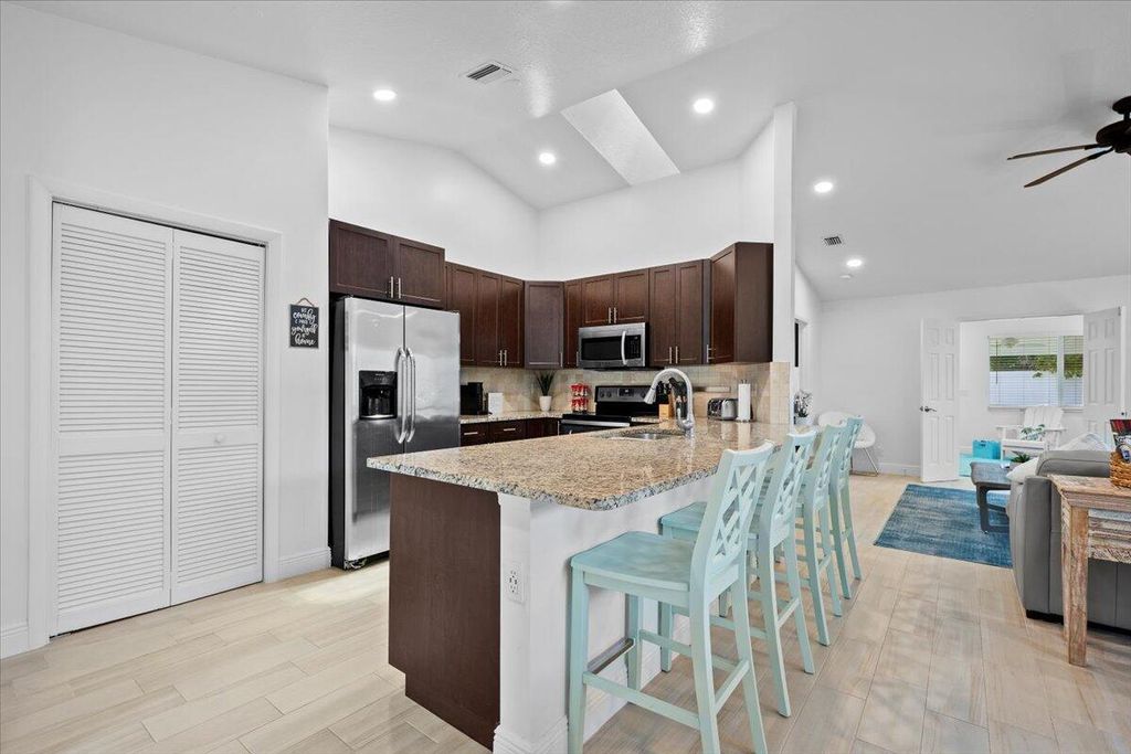 Photo of 6075 Francis Street, Jupiter, FL 33458 (MLS # B26023955)