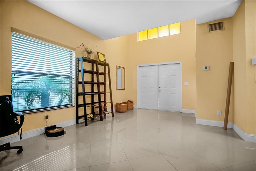 Country Club Village 110- - Residential