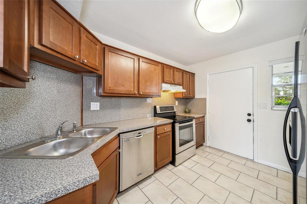 BRIARWOOD CLUB CONDO 1 - Residential