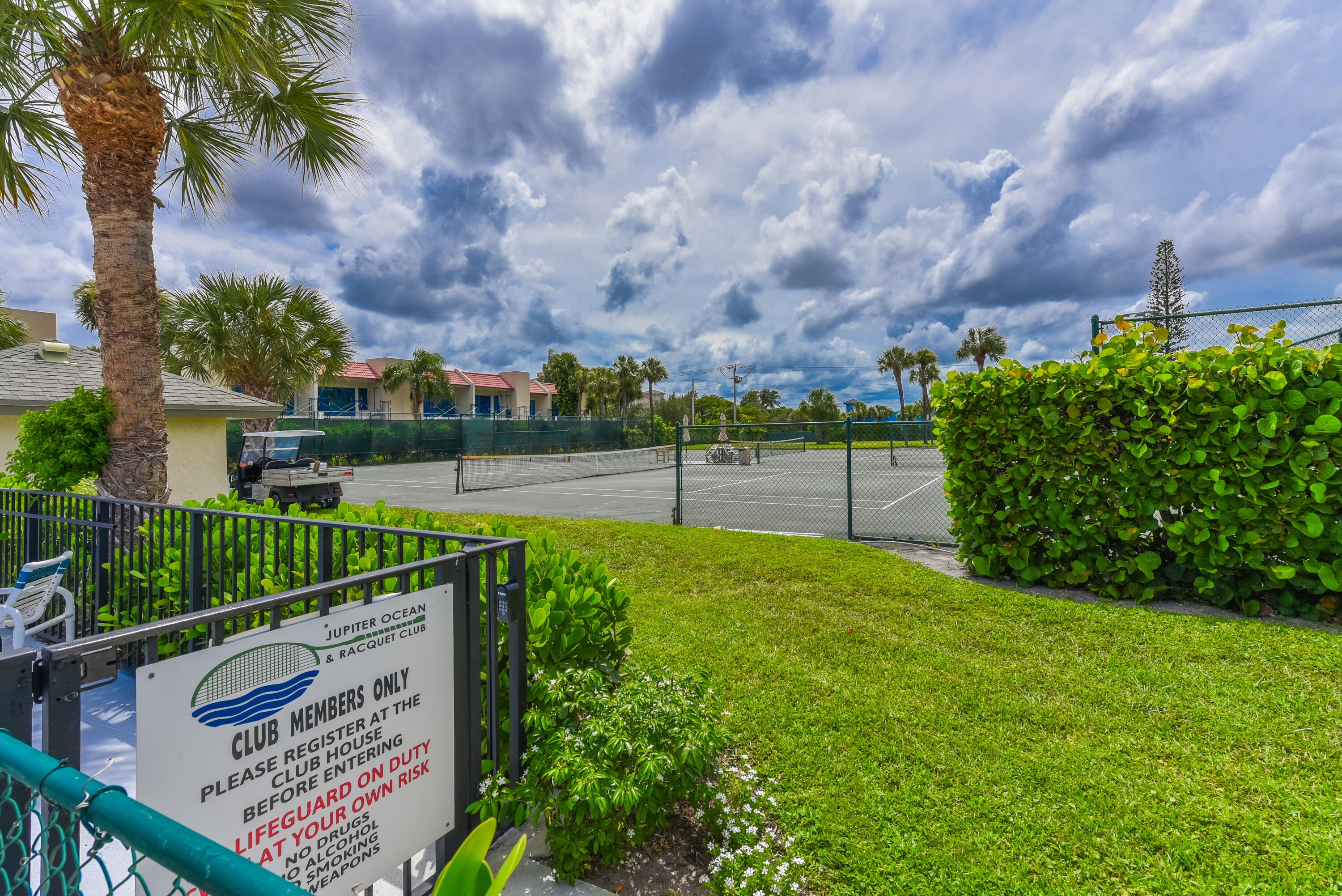 JUPITER OCEAN AND RACQUET CLUB - Residential Lease