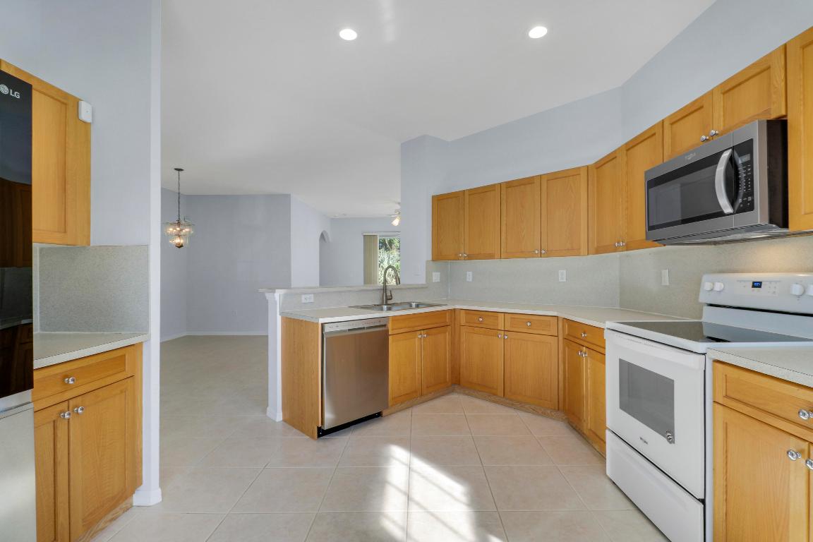 LAKEFOREST AT ST LUCIE WEST PHASE VI - Residential