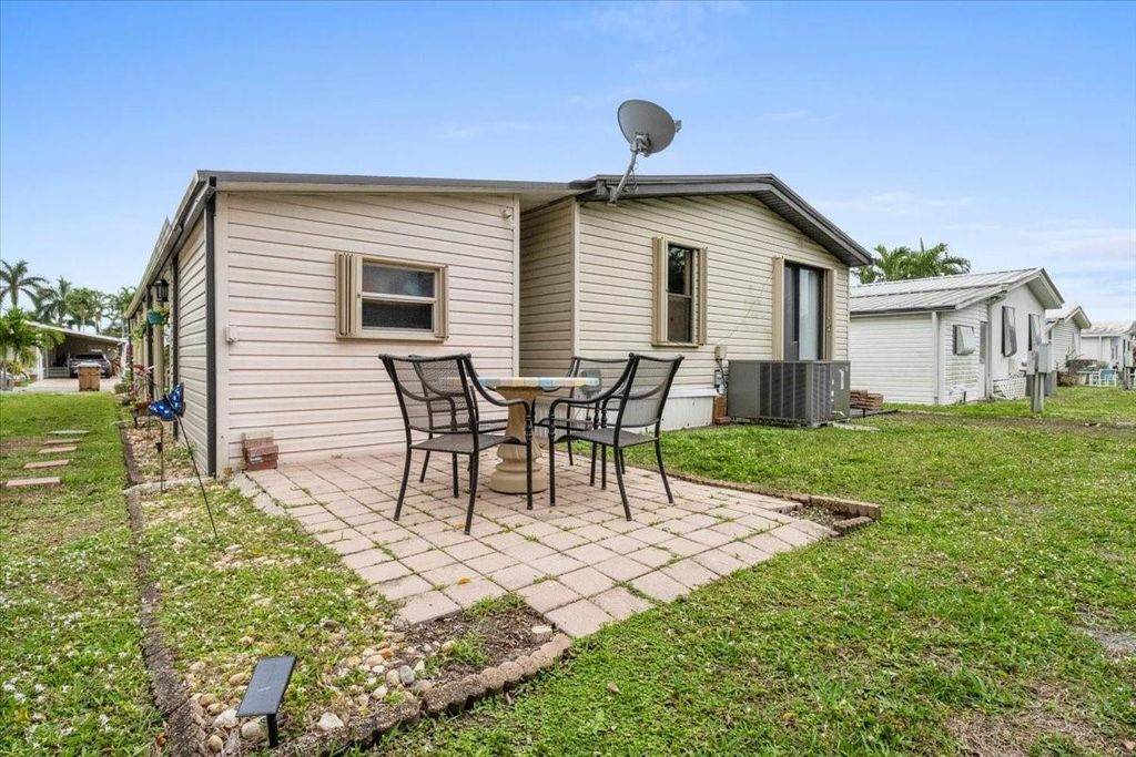 Photo of 5343 NW 4th Terrace, Deerfield Beach, FL 33064 (MLS # F10524477)