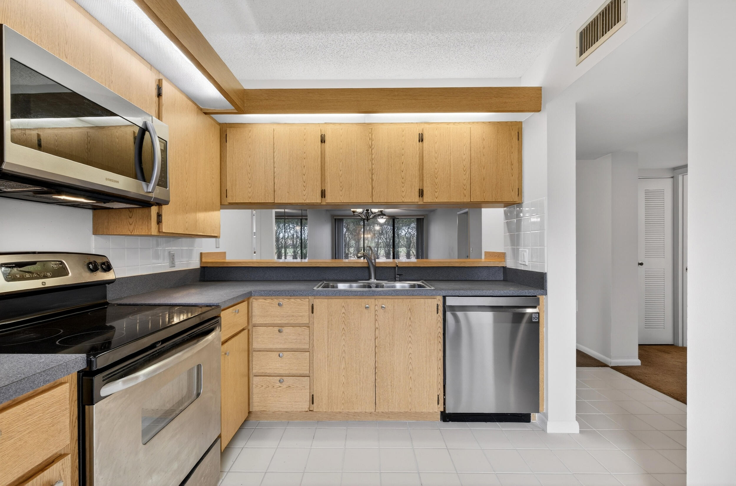 WHITEHALL VILLAGE - Residential Lease