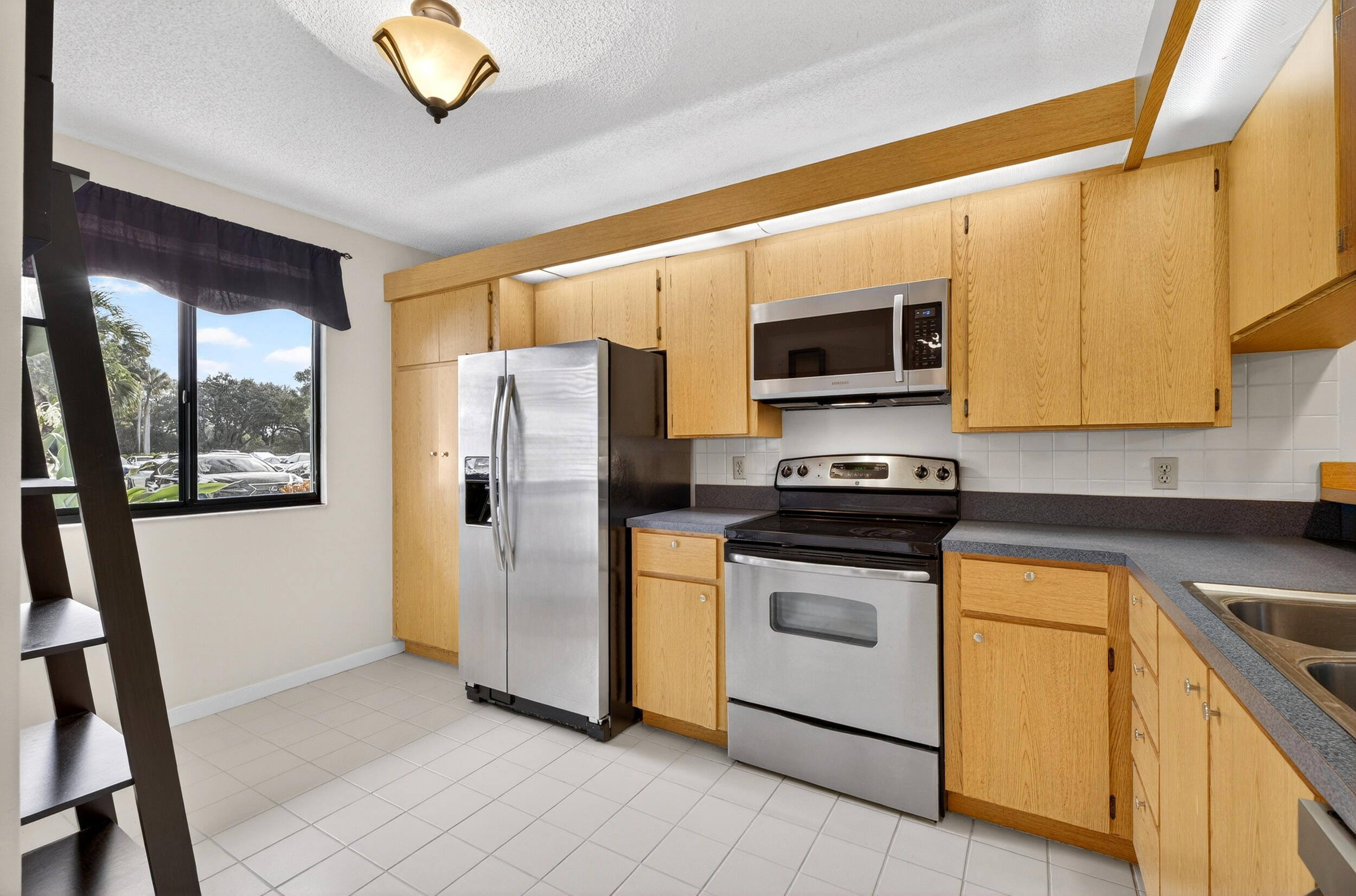 WHITEHALL VILLAGE - Residential Lease