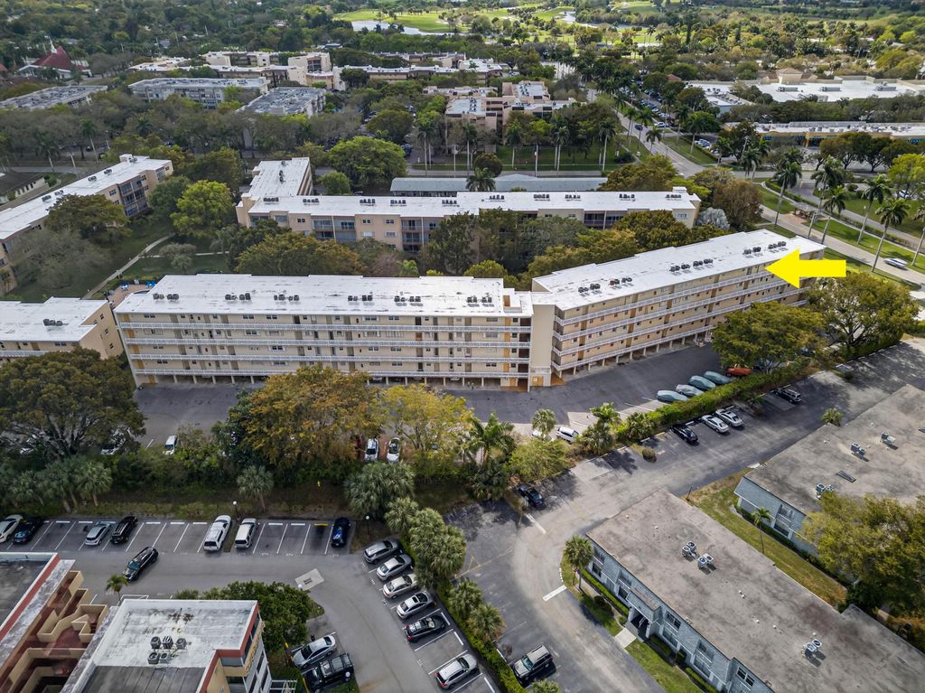 Photo of 6731 Cypress Rd, Plantation, FL 33317 (MLS # B26000600)