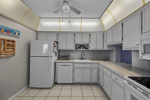 Tiny photo for 6731 Cypress Road #402, Plantation, FL 33317 (MLS # B26000600)