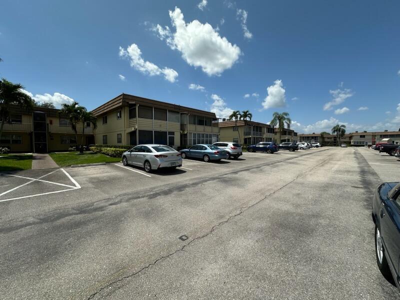 KINGS POINT SAXONY CONDOS - Residential