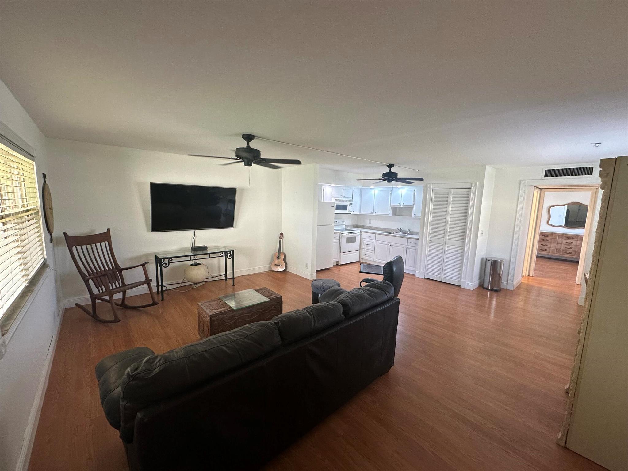 KINGS POINT SAXONY CONDOS - Residential