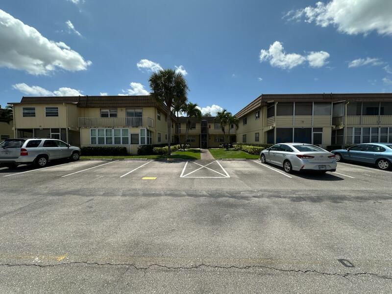 KINGS POINT SAXONY CONDOS - Residential