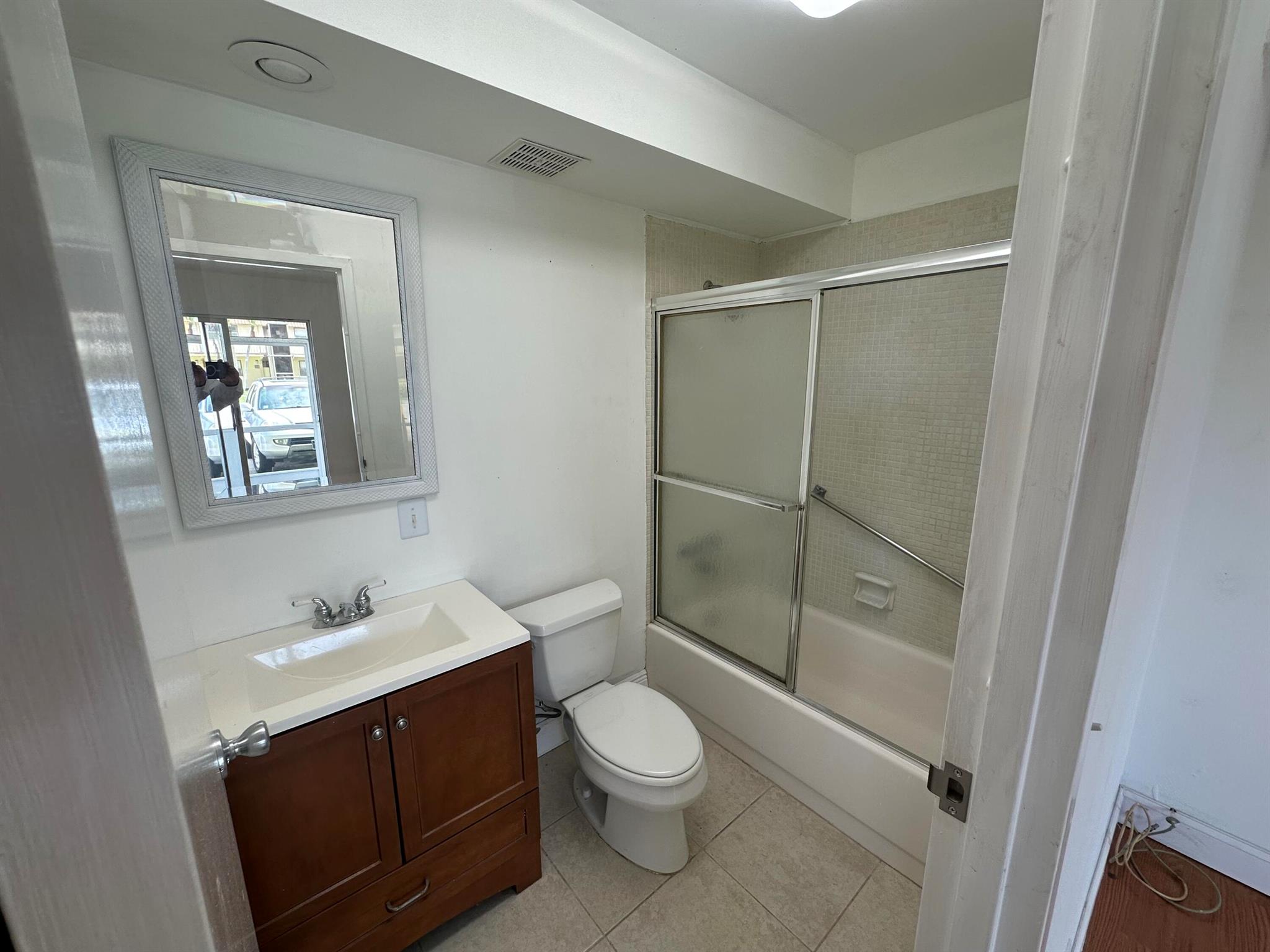 KINGS POINT SAXONY CONDOS - Residential