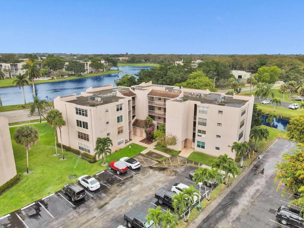 STUNNING FULLY REMODELED 2BR / 2BA APARTMENT – COUNTRY CLUB COMMUNITY – TOP-TIER FINISHES * NEW KITCHEN WITH STONE COUNTERTOPS, STAINLESS-STEEL STOVE & FRIDGE (INSTALLED 2025), ELEGANT BATHROOMS, TILE FLOORING THROUGHOUT. READY TO MOVE IN! IMPACT HURRICANE-RATED SLIDERS AND WINDOWS PROVIDE SUPERIOR PROTECTION AND ENERGY EFFICIENCY * RESORT-STYLE AMENITIES: ACCESS TO GOLF, TENNIS, TWO DINING ROOMS, FITNESS CENTER, POOLS, AND MORE INSIDE A PRESTIGIOUS COUNTRY CLUB COMMUNITY. PRIME LOCATION: EASY ACCESS TO MAJOR HIGHWAYS, LAUDERDALE AIRPORT, SHOPPING DESTINATIONS, AND COLLEGES * RENTSPREE TENANT APPLICATION ATTACHED. NO PETS AND NON-SMOKING