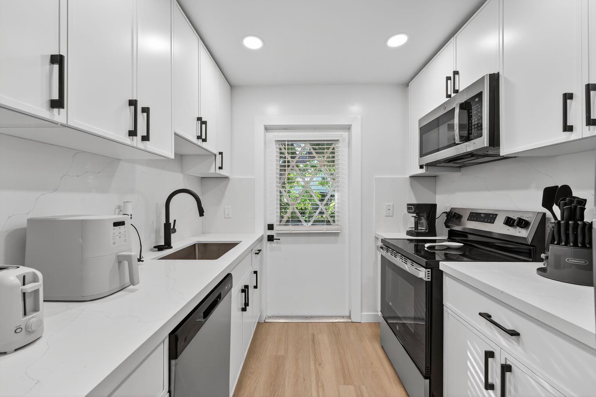 TROPIC ISLE - Residential Lease