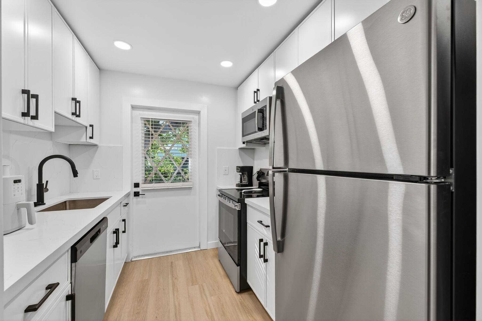 TROPIC ISLE - Residential Lease