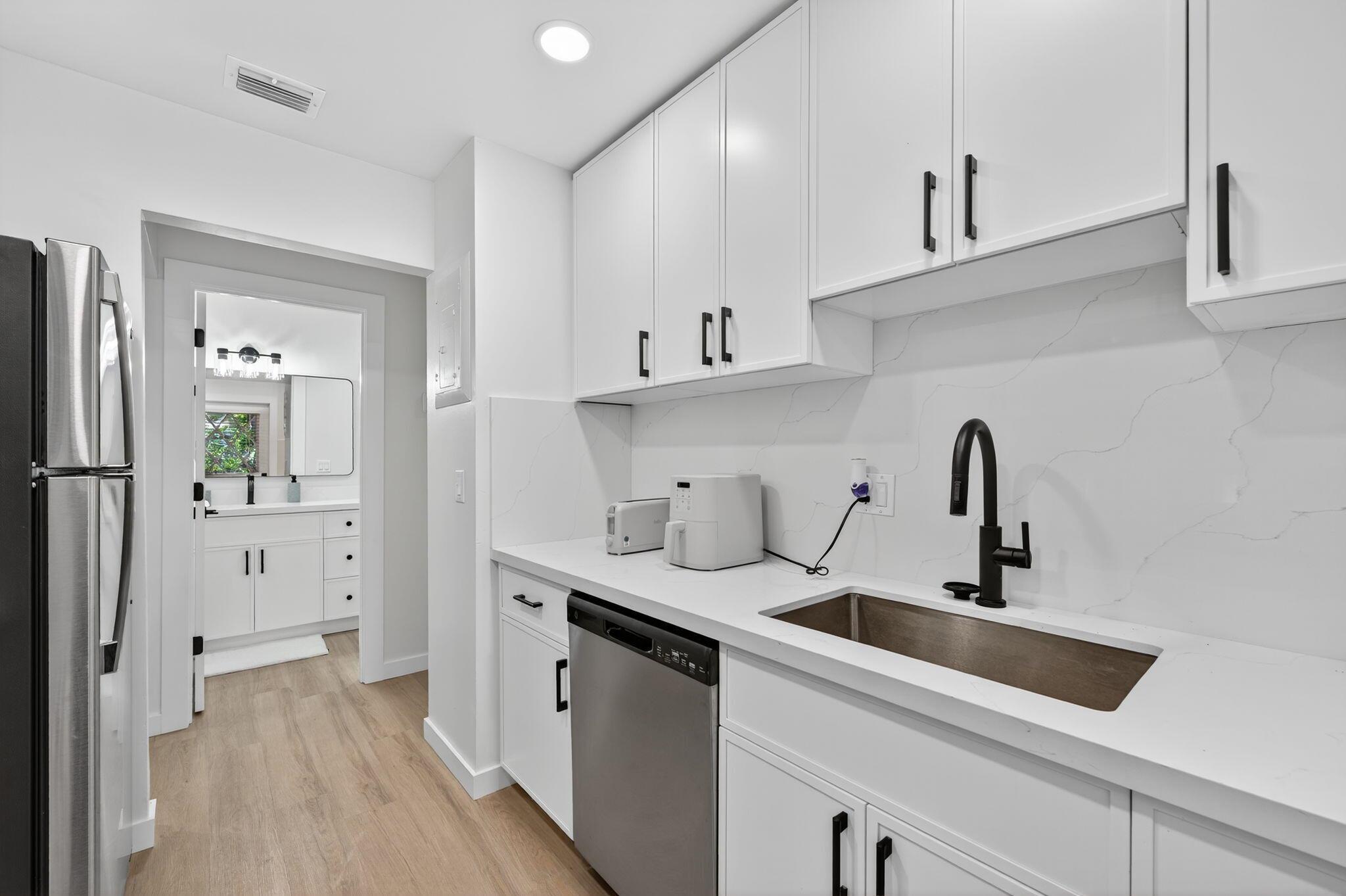 TROPIC ISLE - Residential Lease