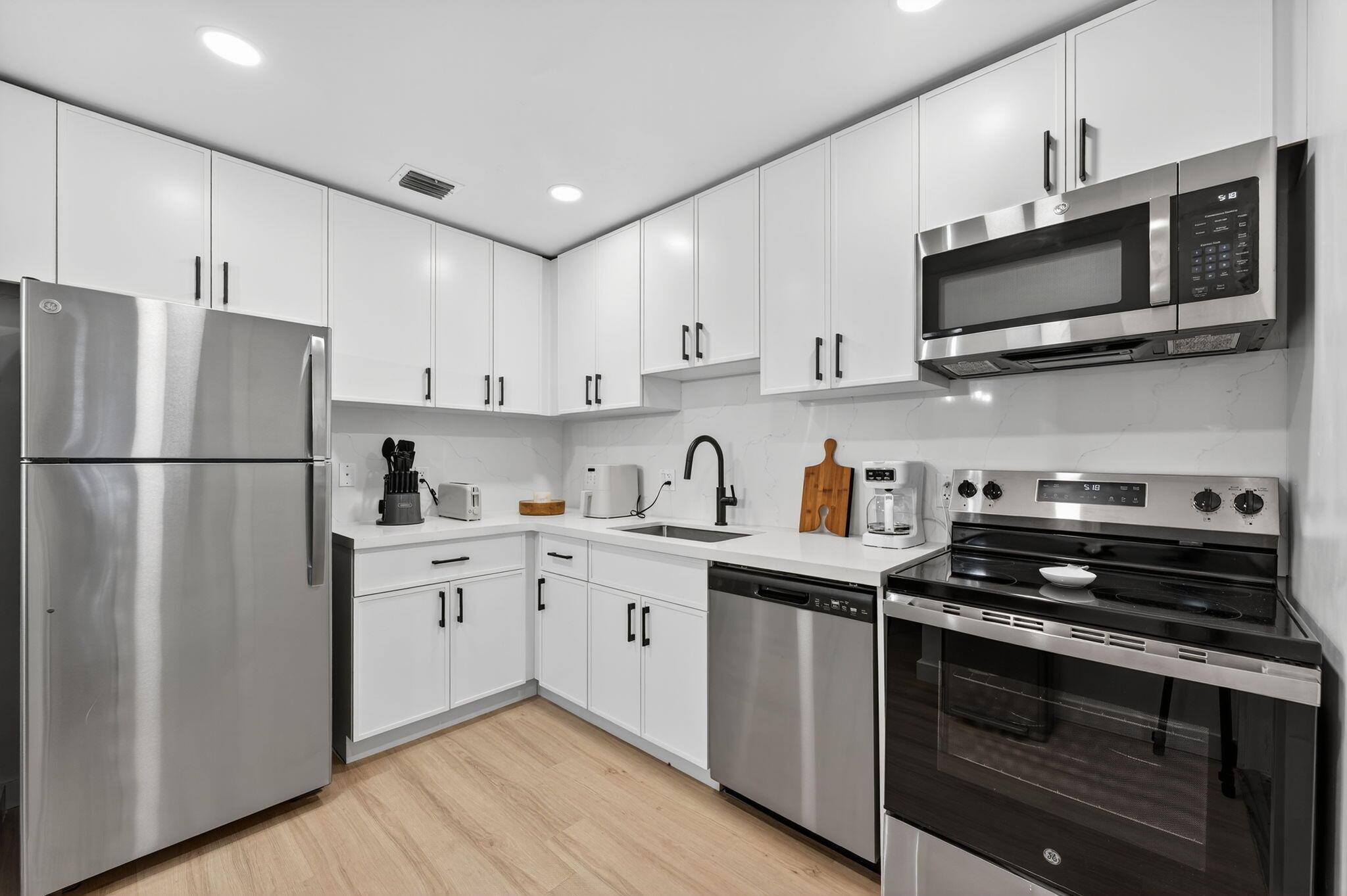 TROPIC ISLE - Residential Lease
