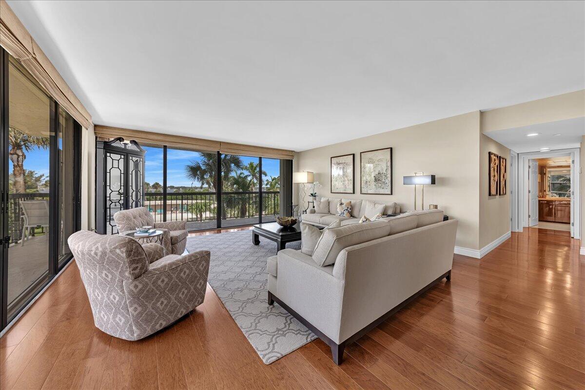 EMERAUDE CONDO - Residential